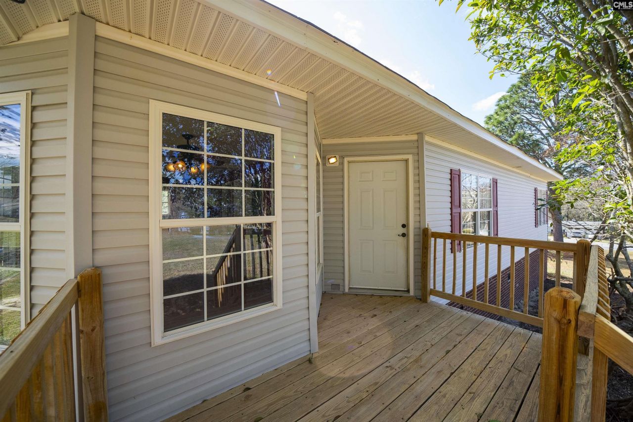 233 Drawdebil Court  Photo 4