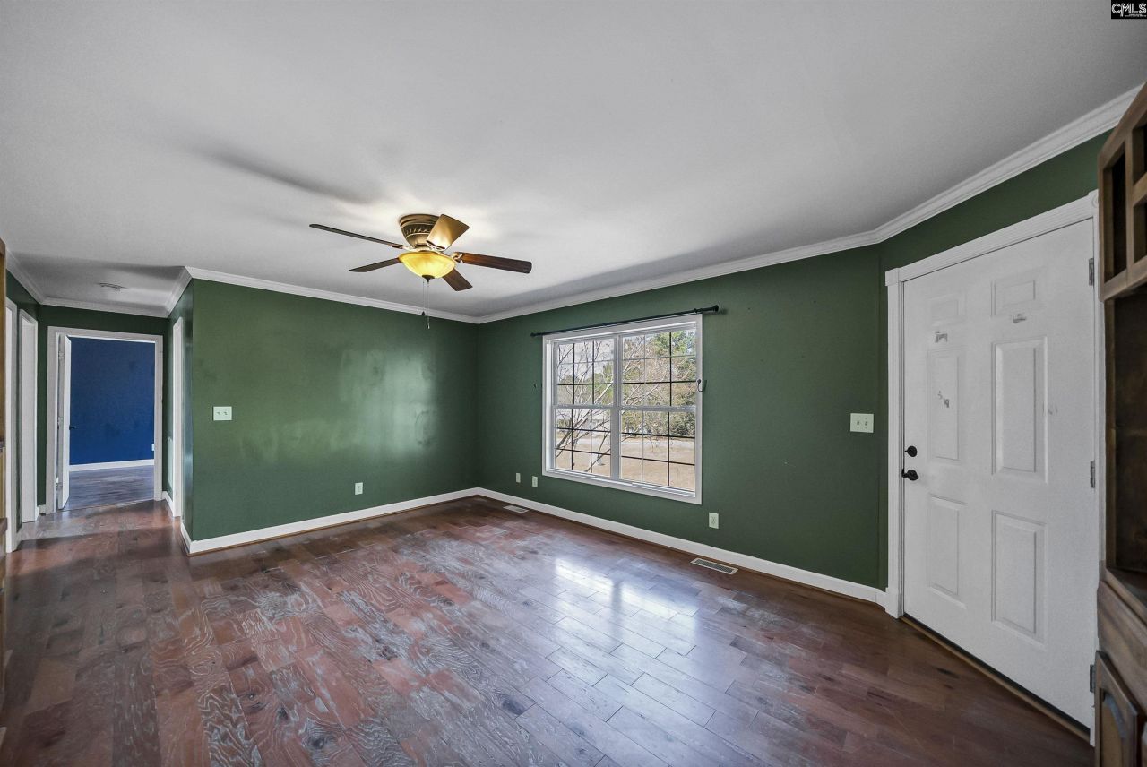 233 Drawdebil Court  Photo 7