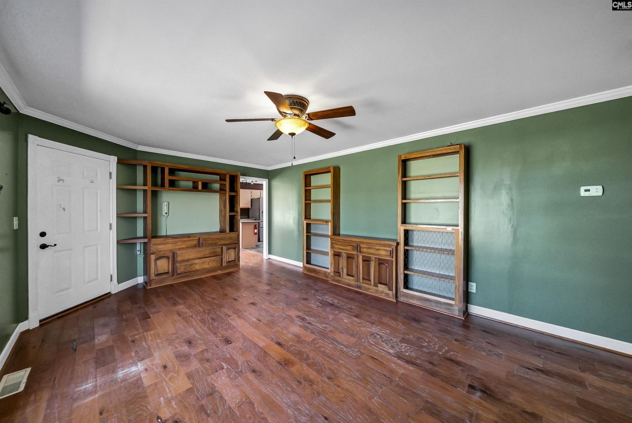 233 Drawdebil Court  Photo 8