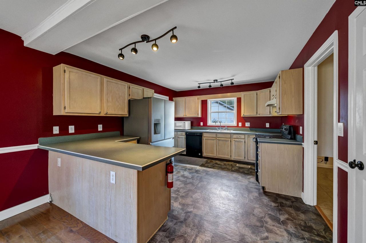 233 Drawdebil Court  Photo 9