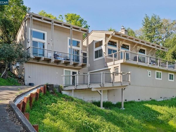 66 Bridge Rd, Novato, CA 94945