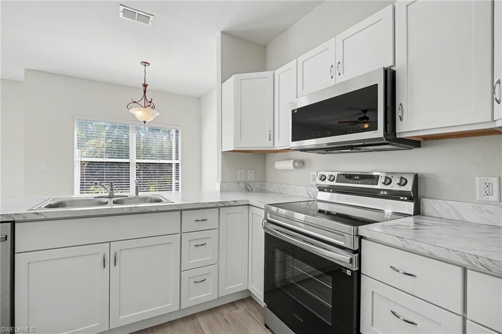 6081 Lake Front Dr, Fort Myers, FL 33908 Photo