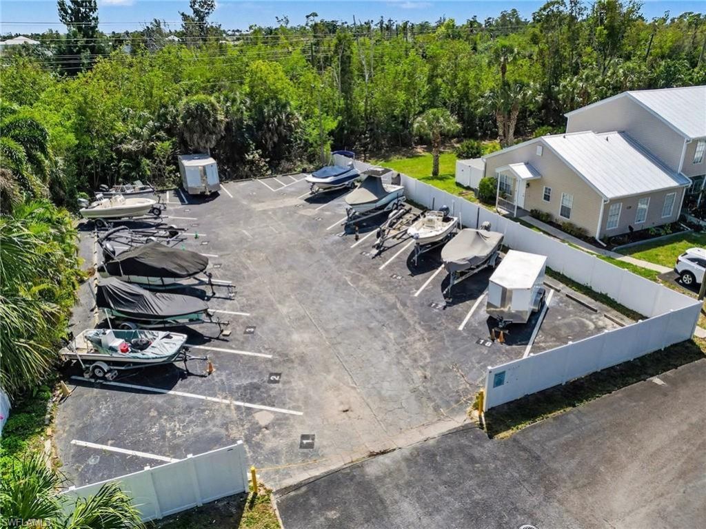 6081 Lake Front Dr, Fort Myers, FL 33908 Photo
