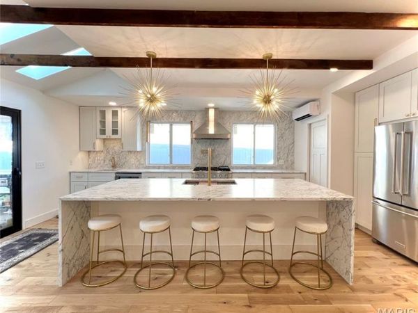 2735 Saint Peters Howell Road, St Peters, MO 63376