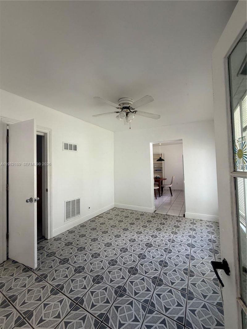 1025 SW 12th St , Unit 2, Miami, FL 33129 Photo