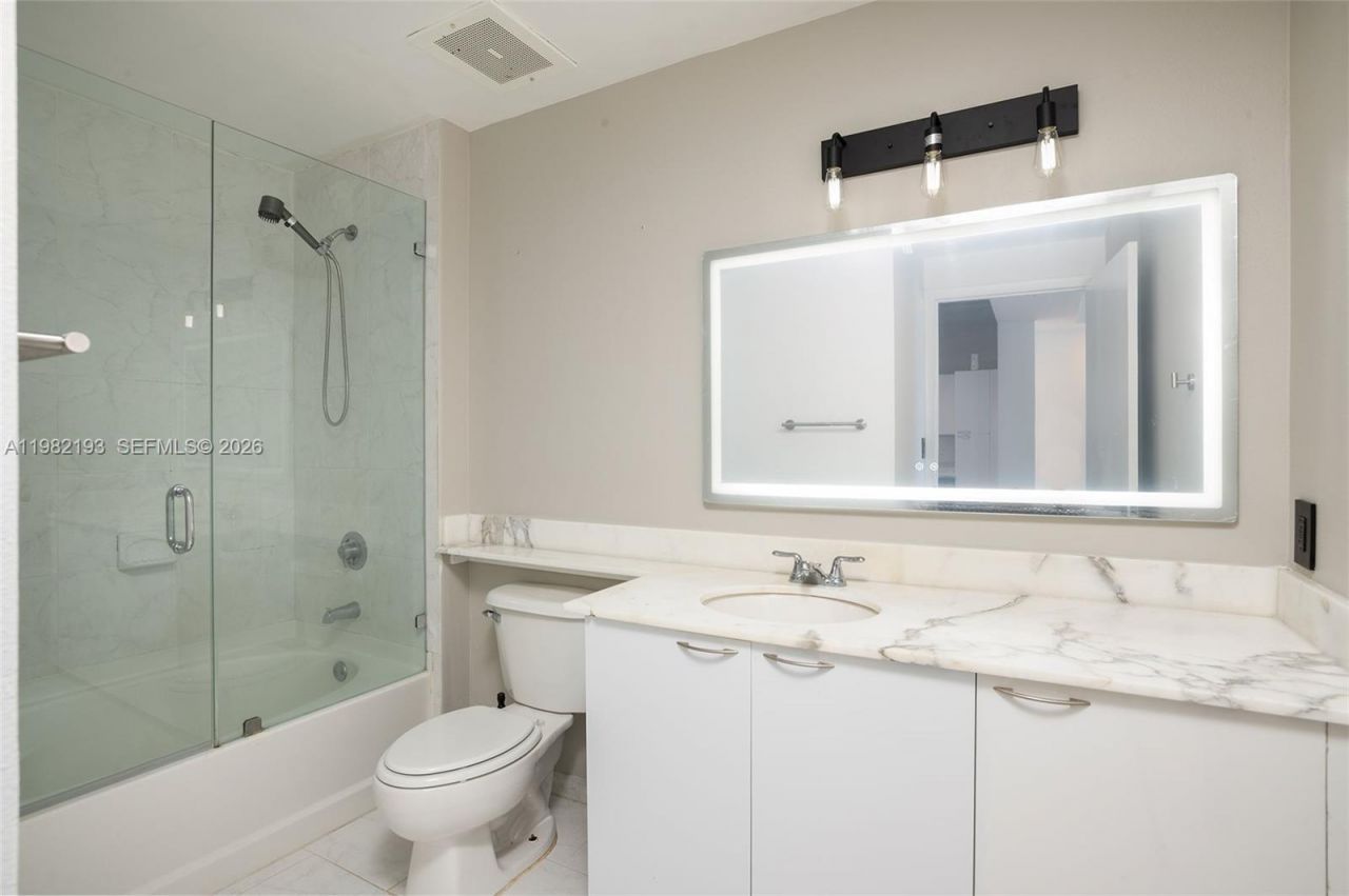 234 NE 3rd St, Unit 2206, Miami, FL 33132 Photo