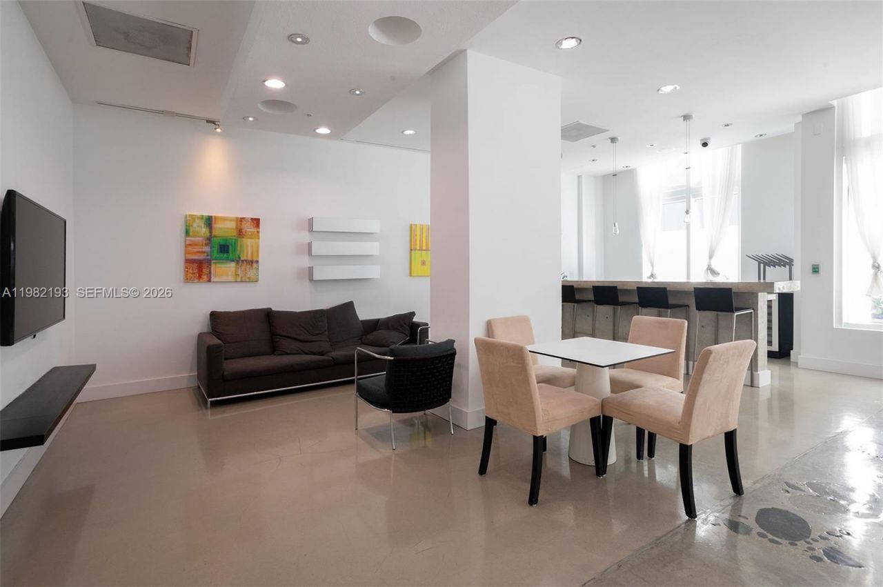 234 NE 3rd St, Unit 2206, Miami, FL 33132 Photo