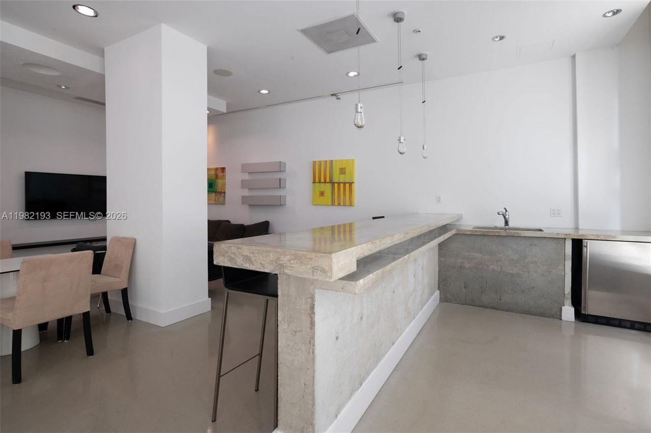 234 NE 3rd St, Unit 2206, Miami, FL 33132 Photo