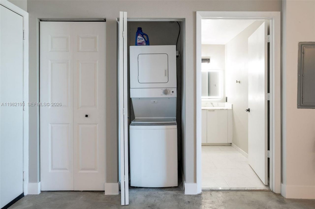 234 NE 3rd St, Unit 2206, Miami, FL 33132 Photo