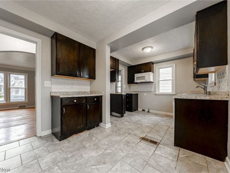 3601 Tullamore Road, University Heights, OH 44118 Photo 12