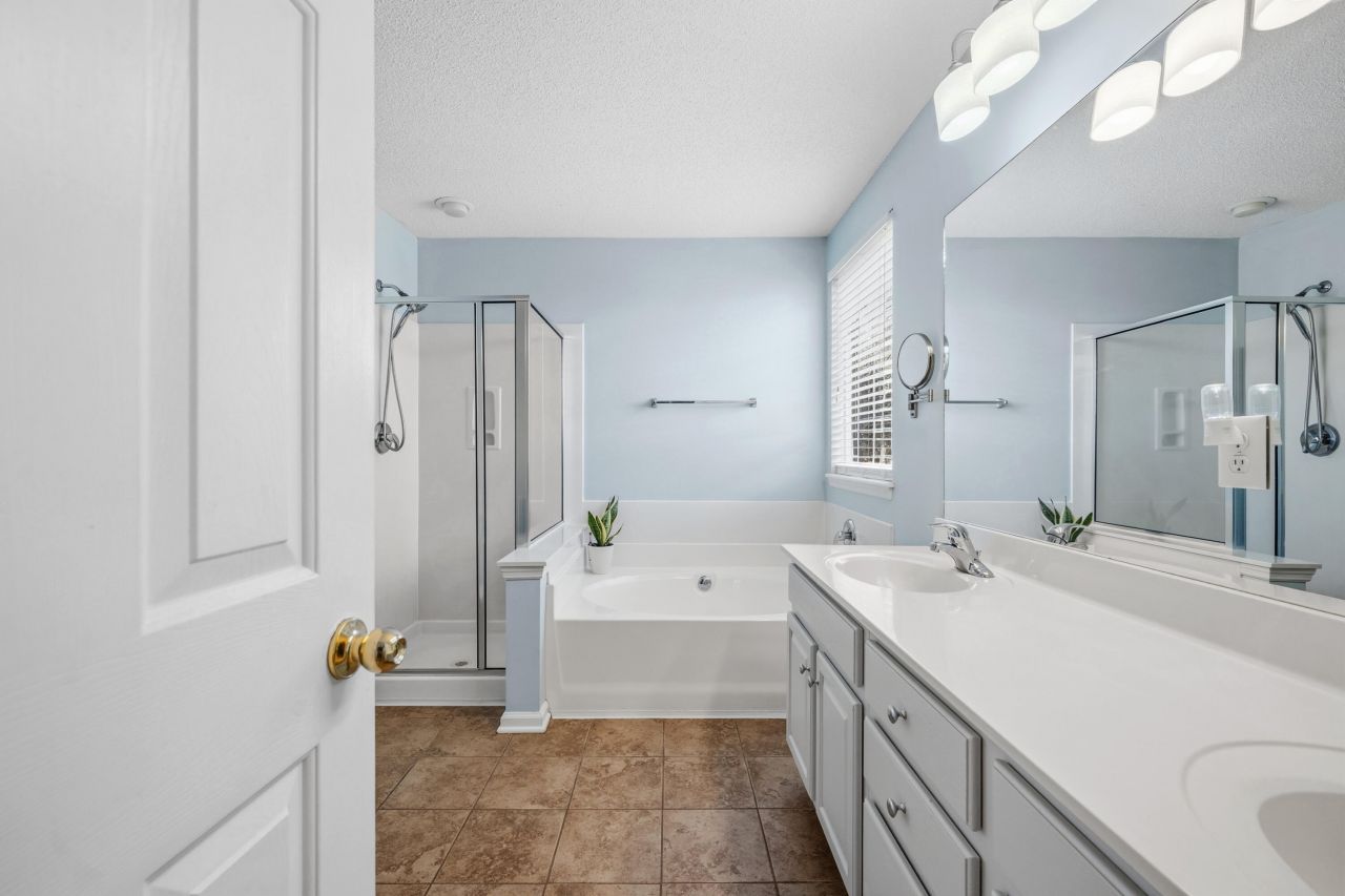 104 Oakbluff Road Photo 10