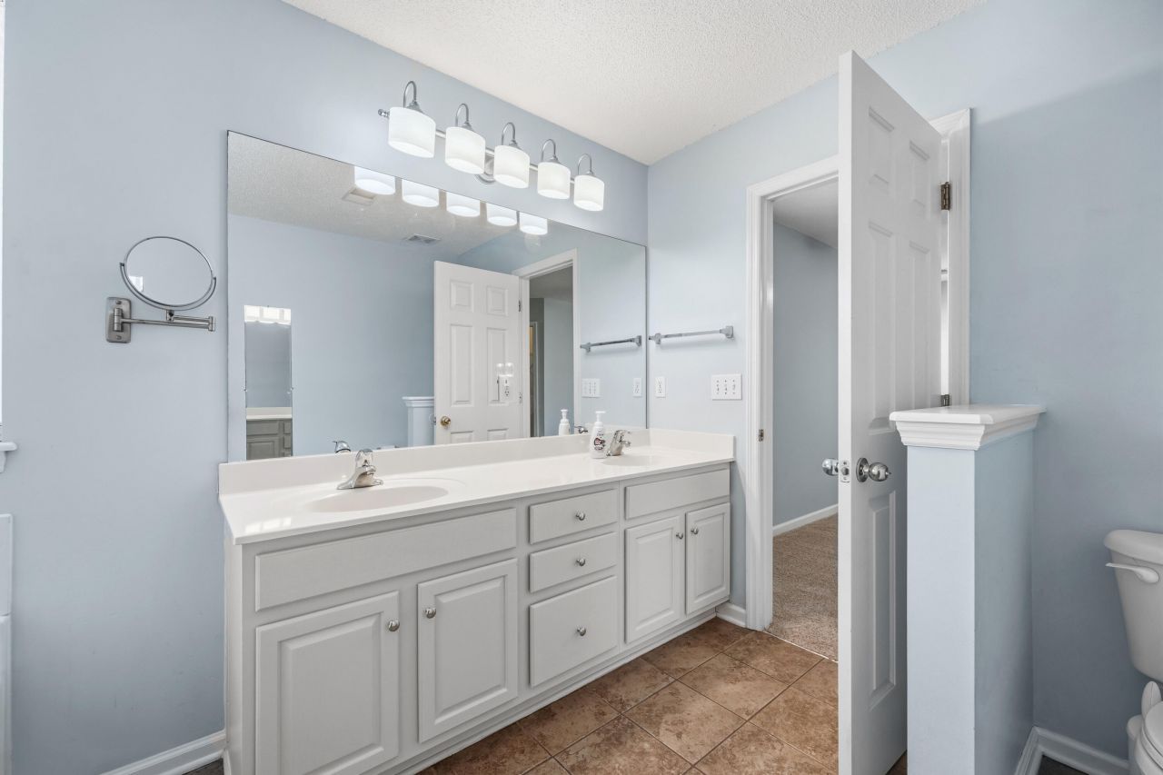 104 Oakbluff Road Photo 13