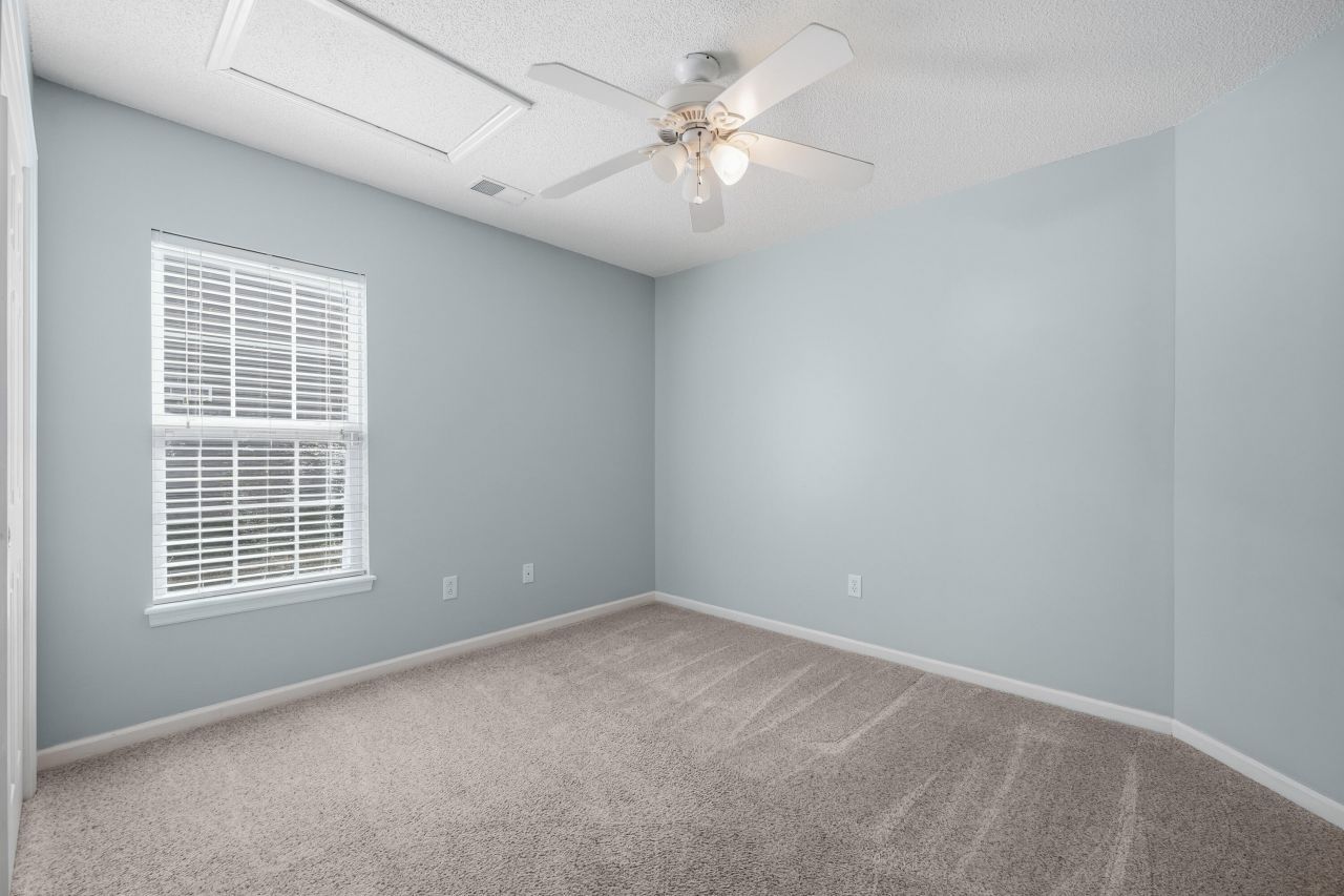 104 Oakbluff Road Photo 16