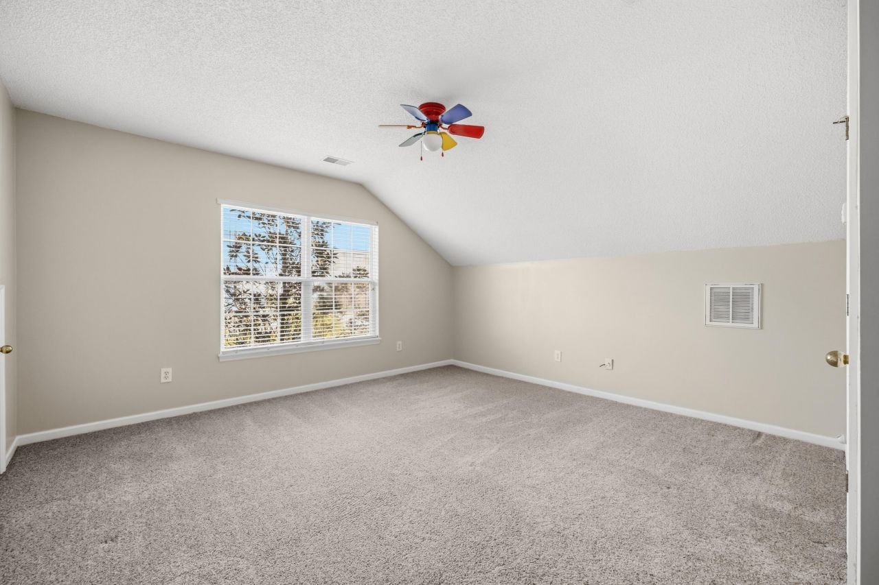 104 Oakbluff Road Photo 17