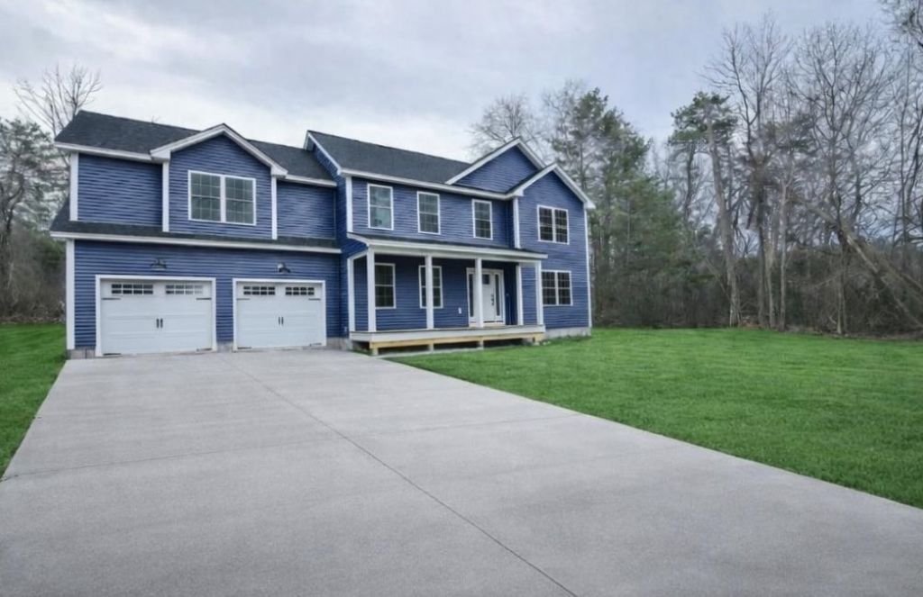 19 Mammoth Road, Hooksett, NH 03106 Main Photo