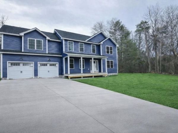 19 Mammoth Road, Hooksett, NH 03106