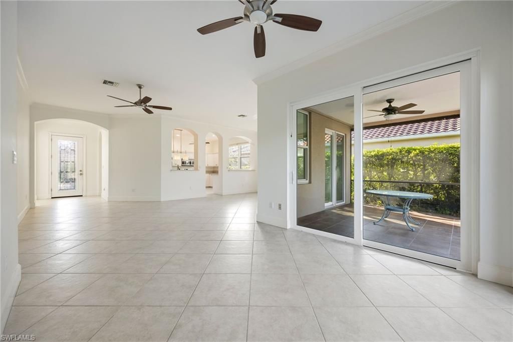 982 Fountain Run, Naples, FL 34119 Photo