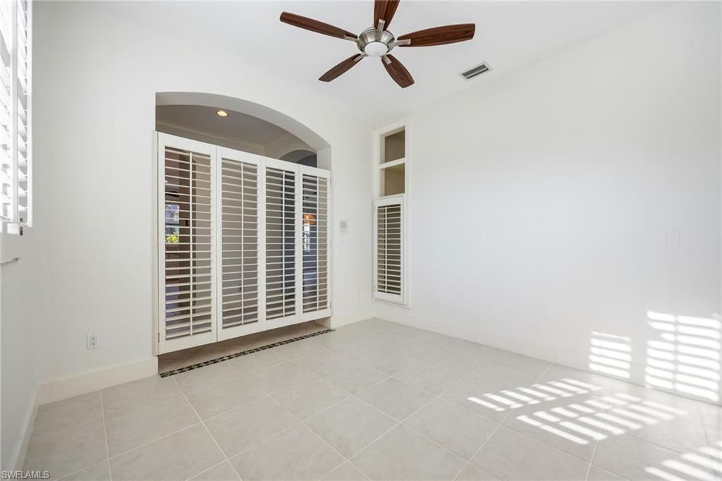 982 Fountain Run, Naples, FL 34119 Photo