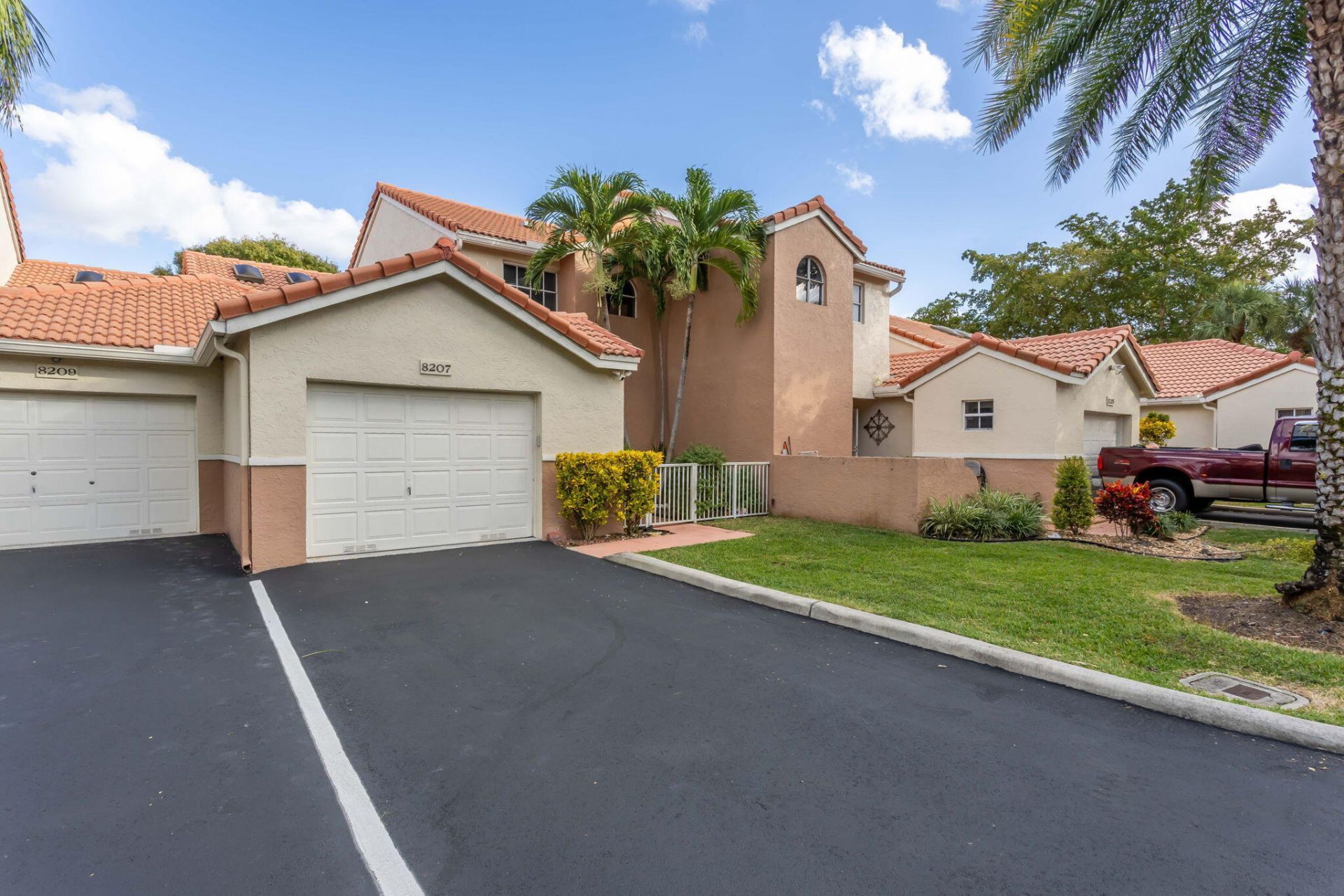 8207 NW 70th St, Unit 8207, Tamarac, FL 33321 Photo