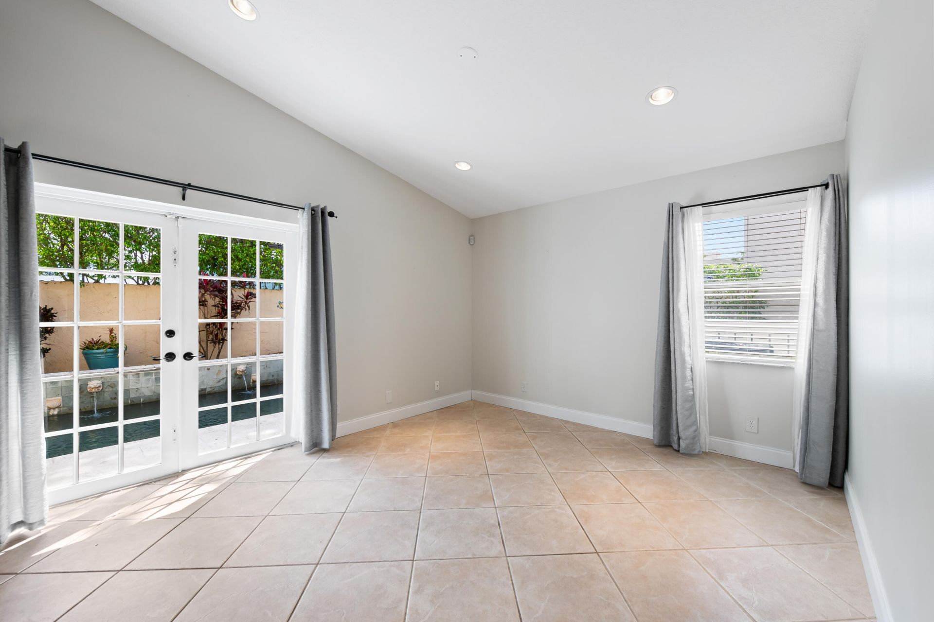 2850 E Sable Circle, Margate, FL 33063 Photo