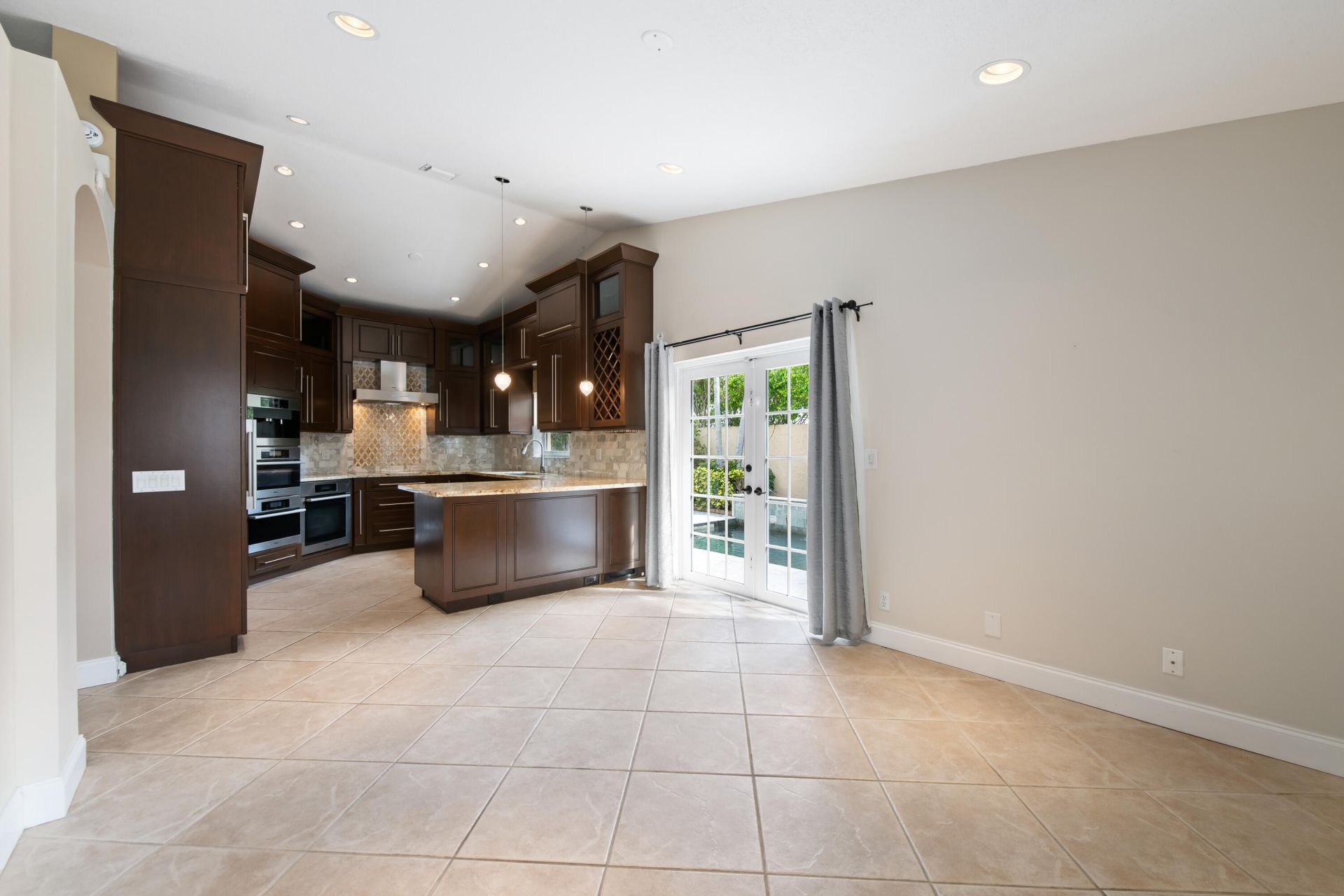 2850 E Sable Circle, Margate, FL 33063 Photo