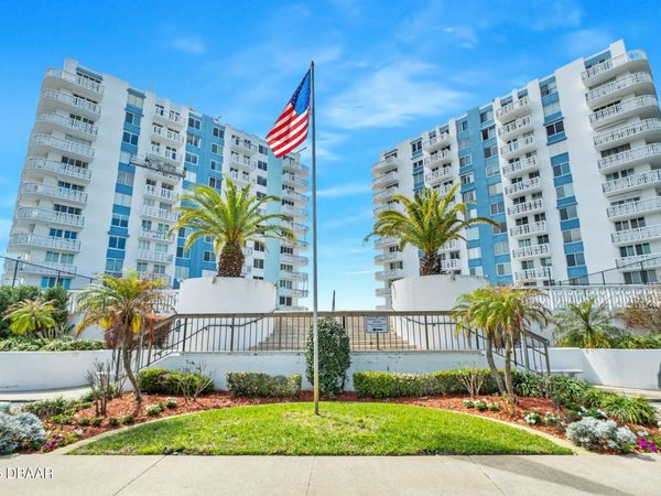 925 N Halifax Avenue, Unit 204, Daytona Beach, FL 32118