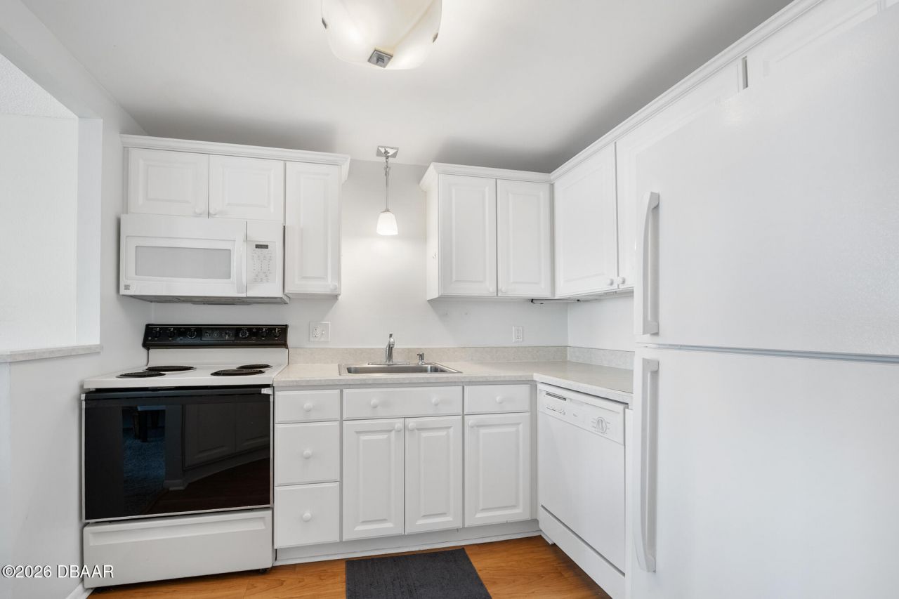 925 N Halifax Avenue, Unit 204, Daytona Beach, FL 32118 Photo