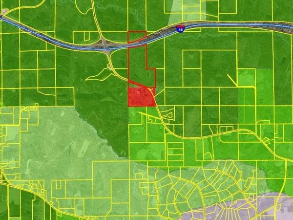 2074 Flat Creek Road , Chattahoochee, FL 32324