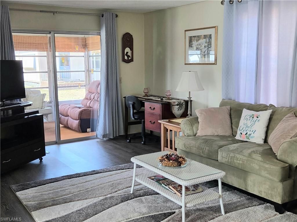 561 Winning Way, North Fort Myers, FL 33917 Photo