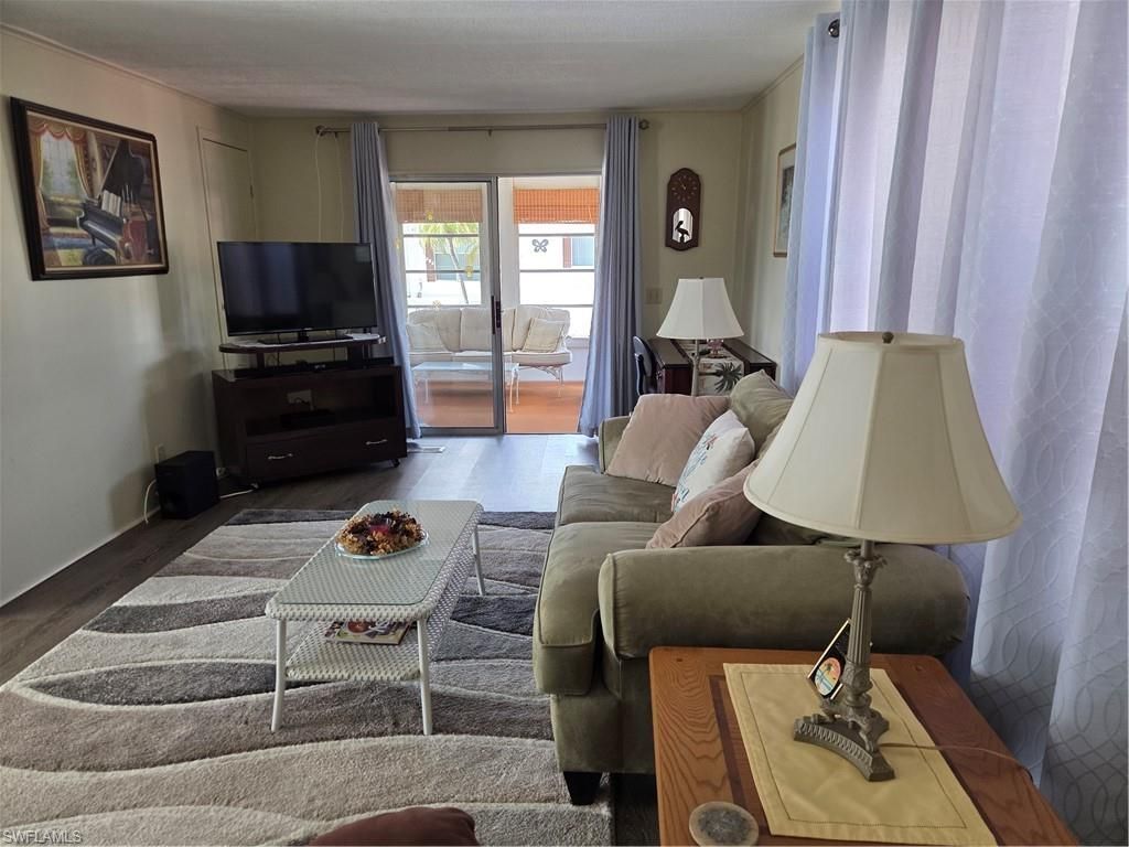 561 Winning Way, North Fort Myers, FL 33917 Photo