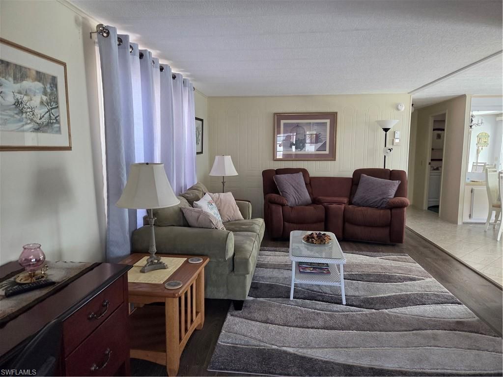 561 Winning Way, North Fort Myers, FL 33917 Photo