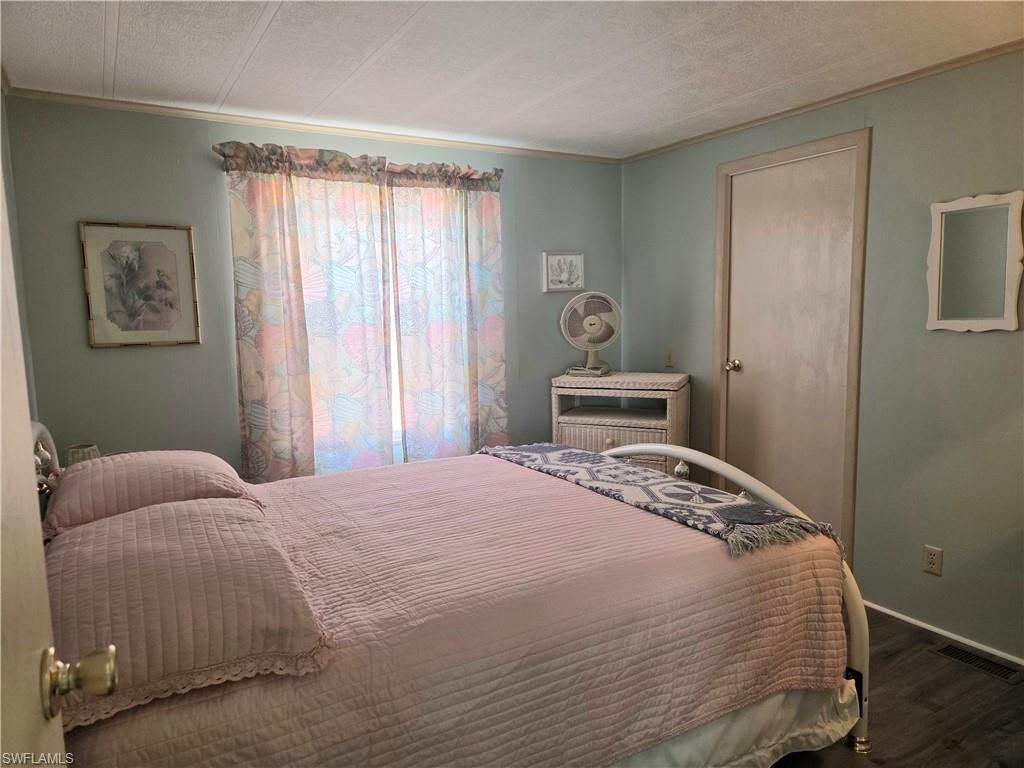 561 Winning Way, North Fort Myers, FL 33917 Photo