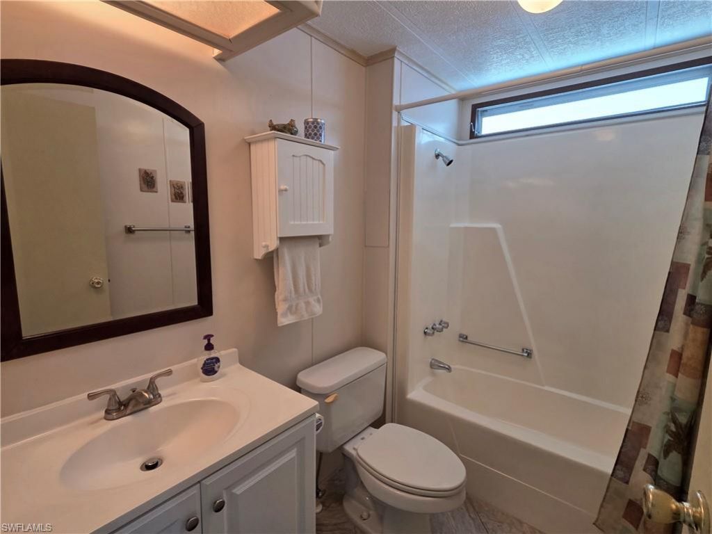 561 Winning Way, North Fort Myers, FL 33917 Photo