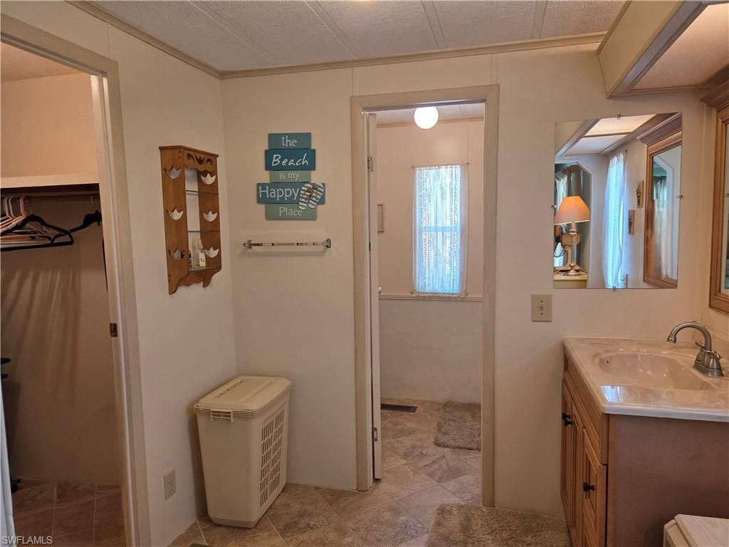 561 Winning Way, North Fort Myers, FL 33917 Photo