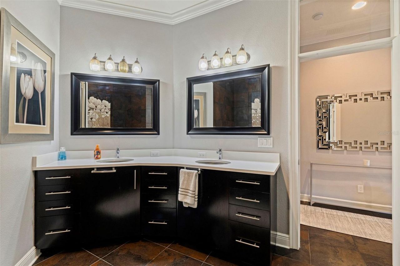 618 Saxony Boulevard , Saint Petersburg, FL 33716 Photo