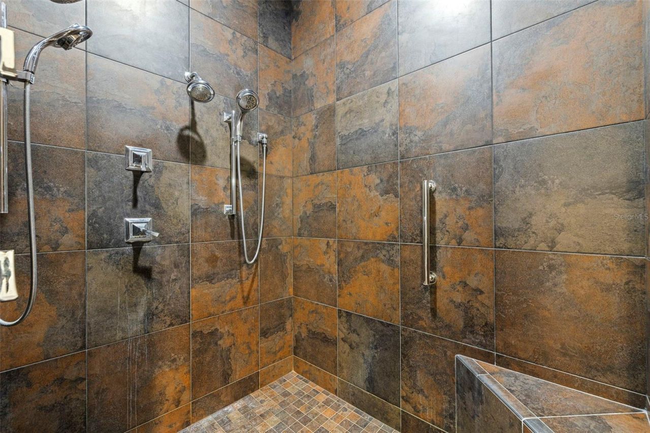 618 Saxony Boulevard , Saint Petersburg, FL 33716 Photo