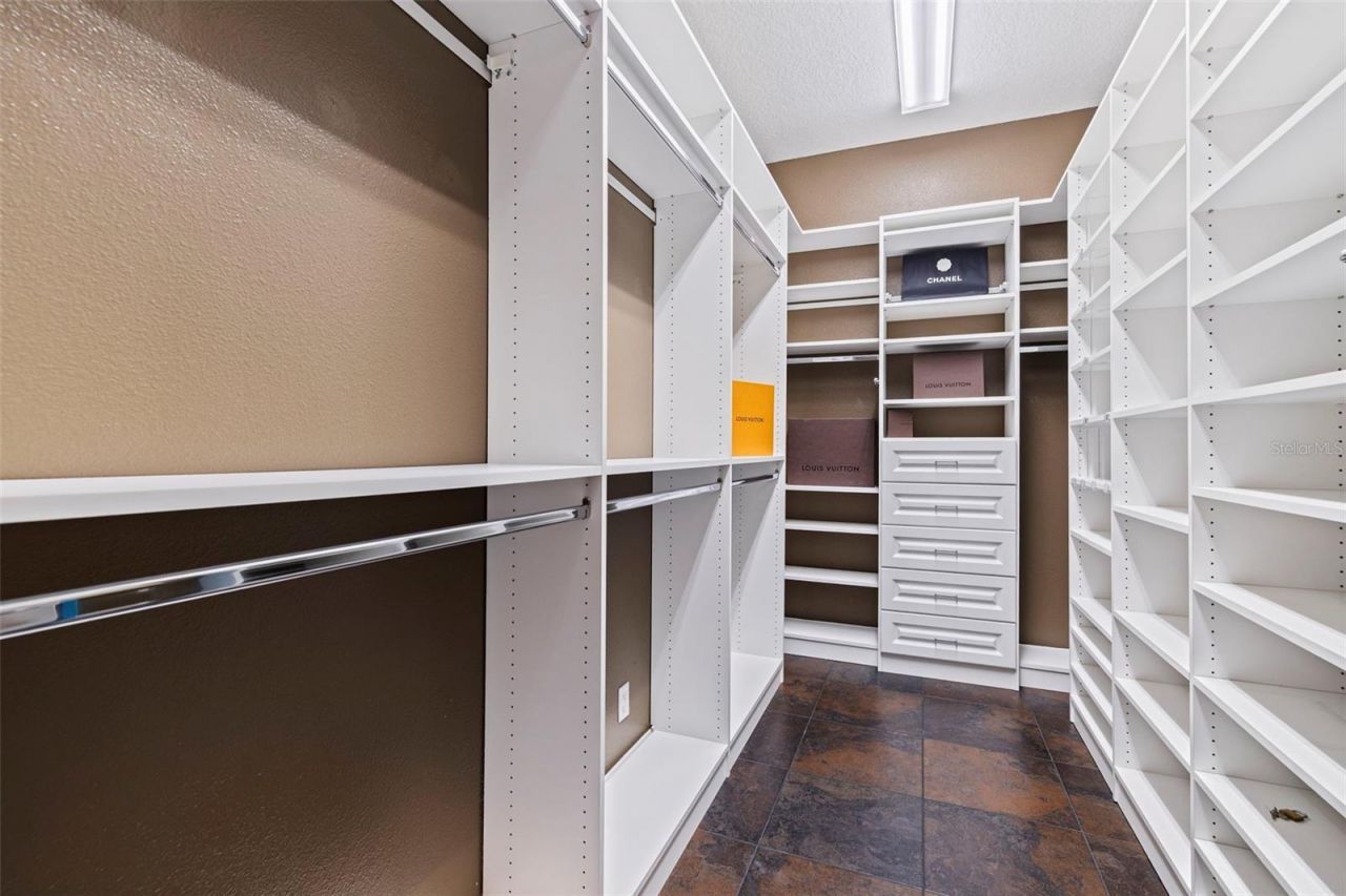 618 Saxony Boulevard , Saint Petersburg, FL 33716 Photo