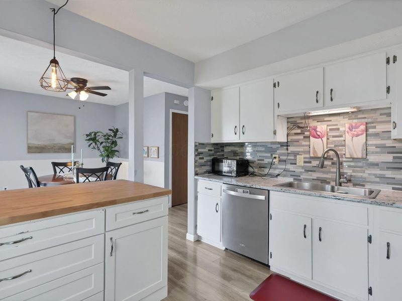 3064 Meadowsglen Court, Dublin, OH 43017 Photo 9