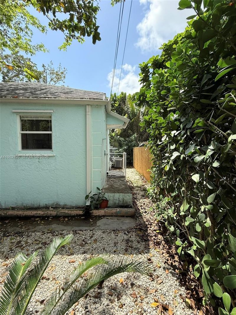 294 NE 57th St, Miami, FL 33137 Photo