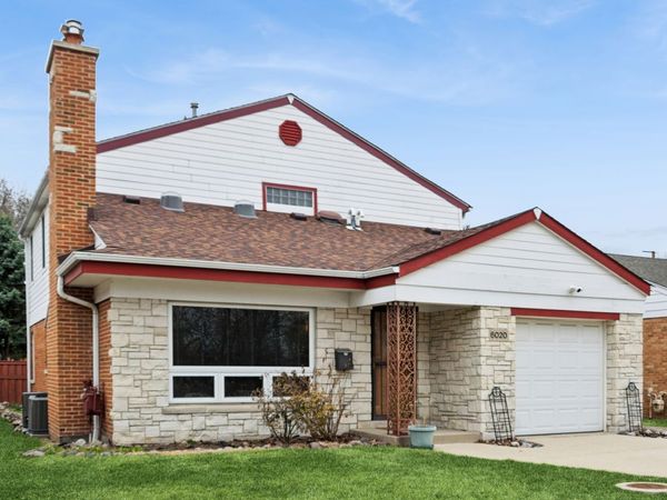 6020 N Landers Avenue , Chicago, IL 60646