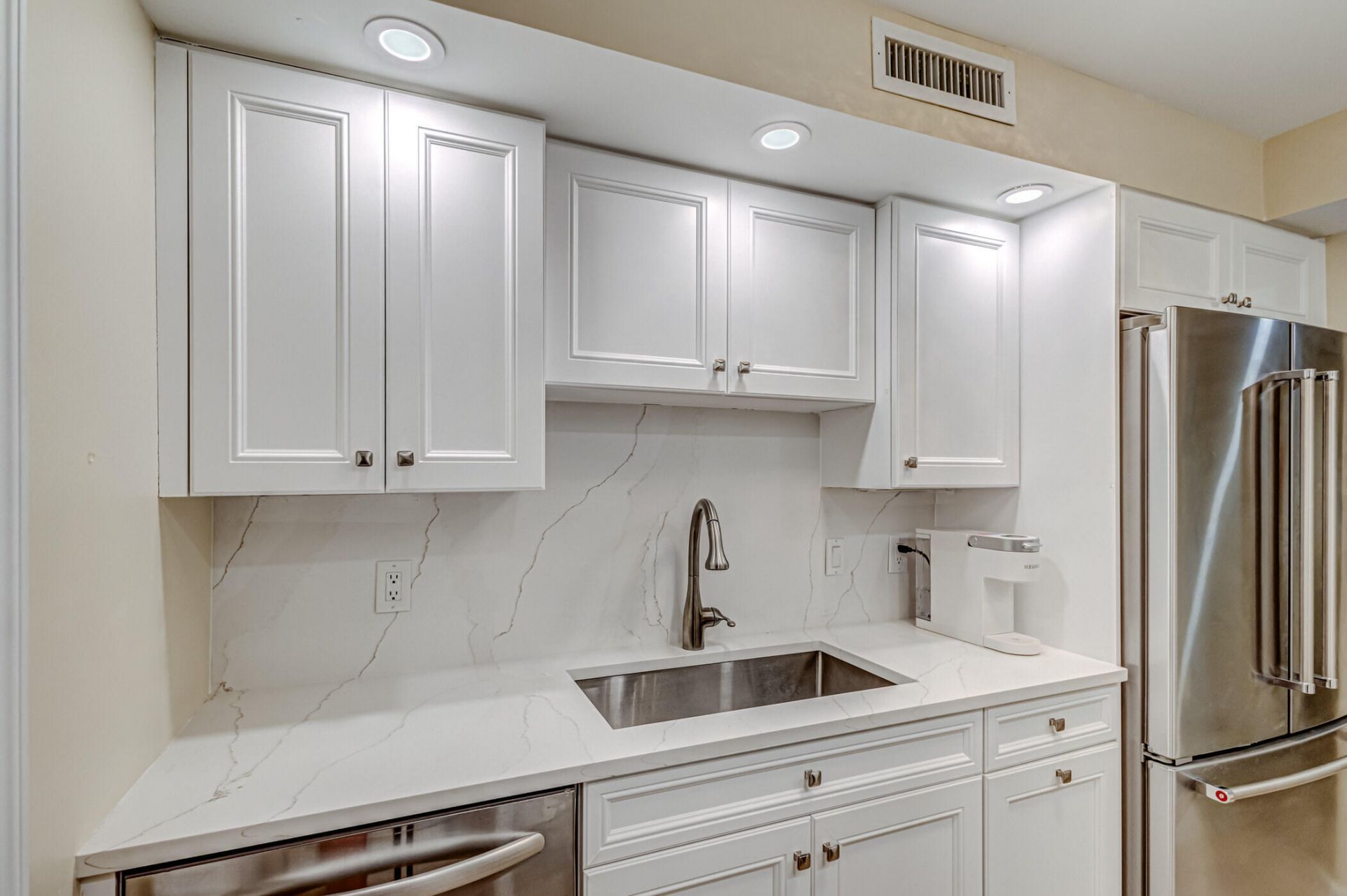 3000 N Ocean Drive, Unit 4g, Singer Island, FL 33404 Photo