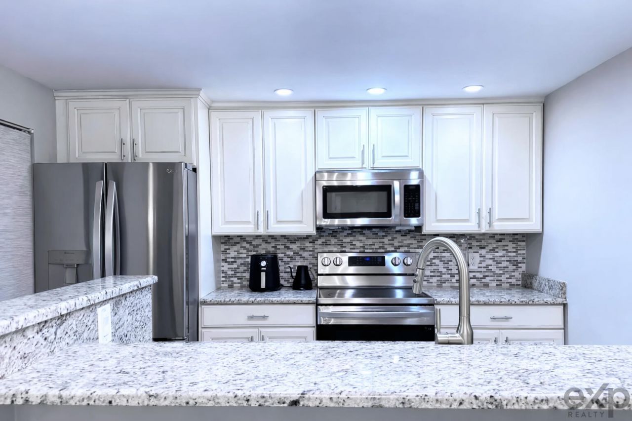 1008 10th Way, West Palm Beach, FL 33407 Photo