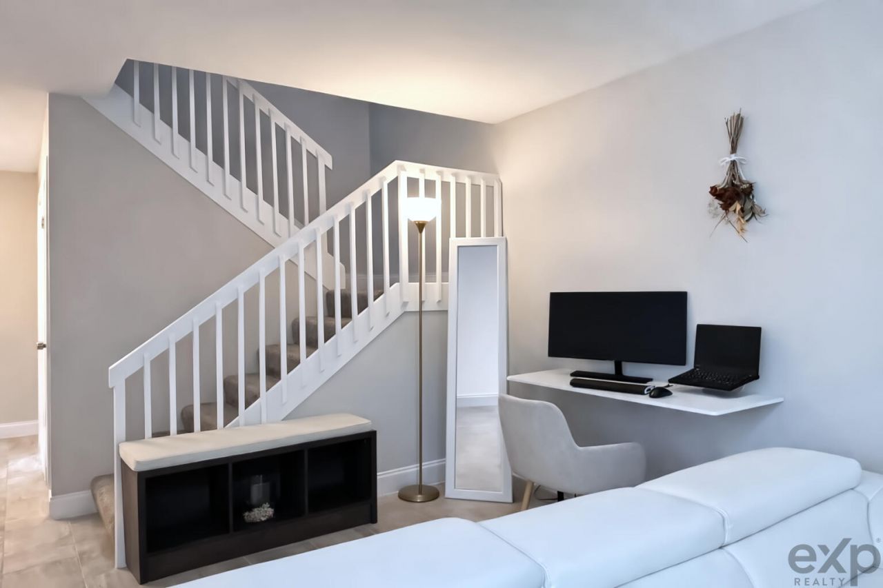 1008 10th Way, West Palm Beach, FL 33407 Photo