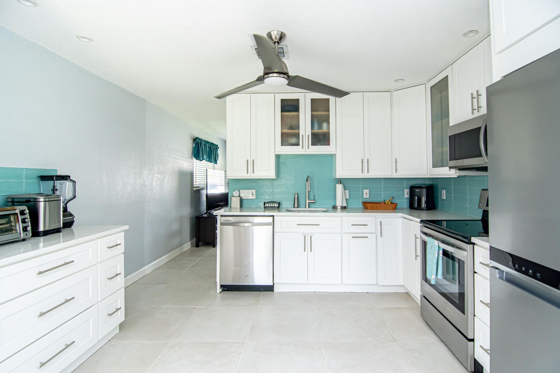 5711 NW 48th Avenue, Tamarac, FL 33319 Photo