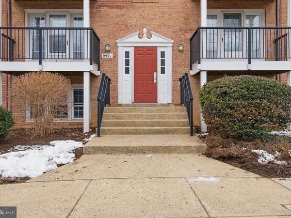 9457 FAIRFAX BOULEVARD, Unit 202, FAIRFAX, VA 22031