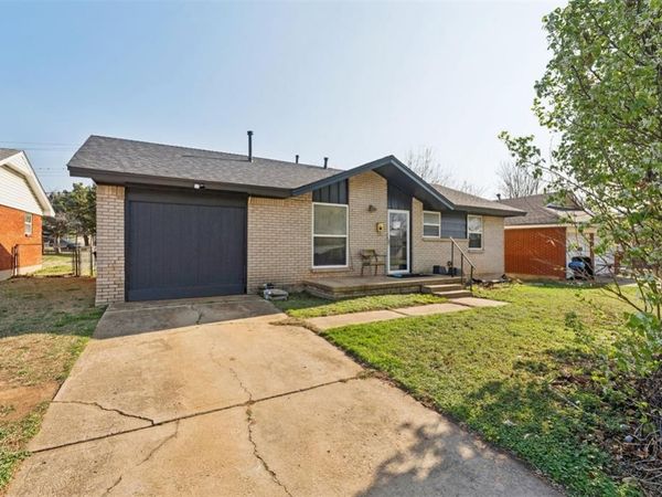 820 Lawton Avenue, Moore, OK 73160