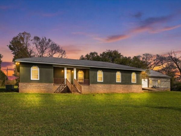 473 Goss Bunker Hill, Columbia, MS 39429