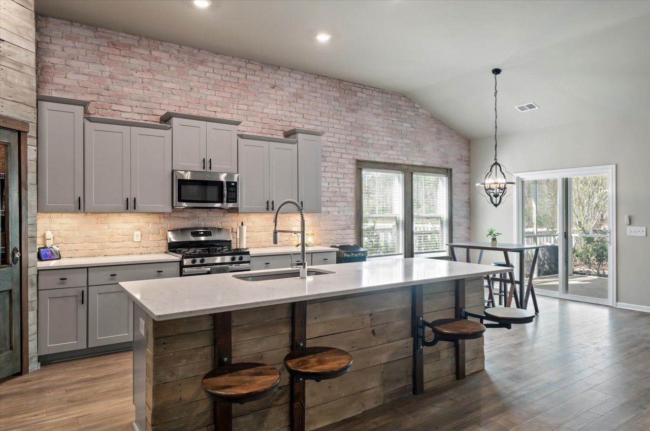 226 Garden Lily Lane Photo 13