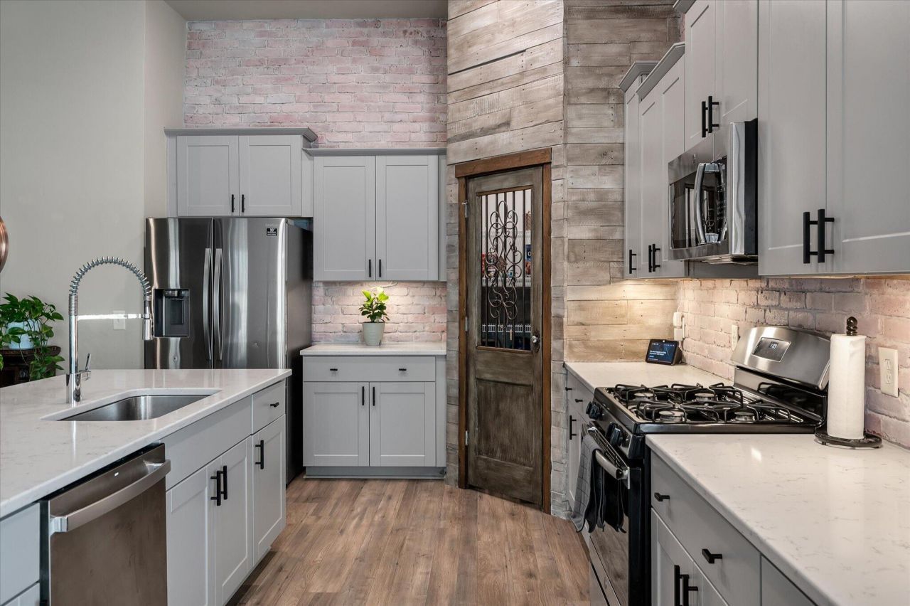 226 Garden Lily Lane Photo 14