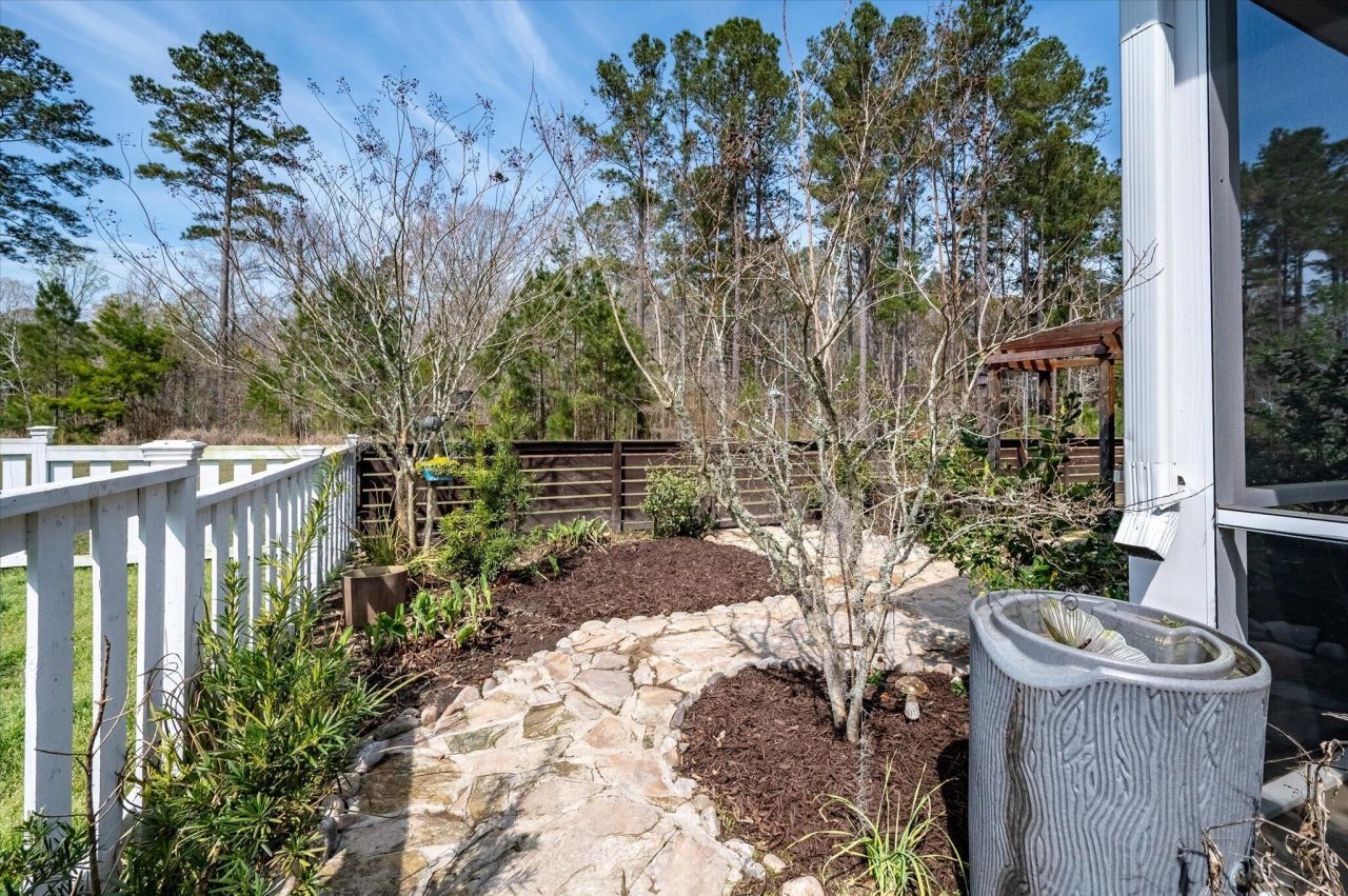 226 Garden Lily Lane Photo 33